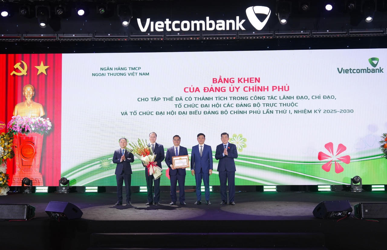 Vietcombank năm 2025: Bản lĩnh ngân hàng trụ cột trong chu kỳ vượt lên thách thức để kiến tạo cho phát triển
