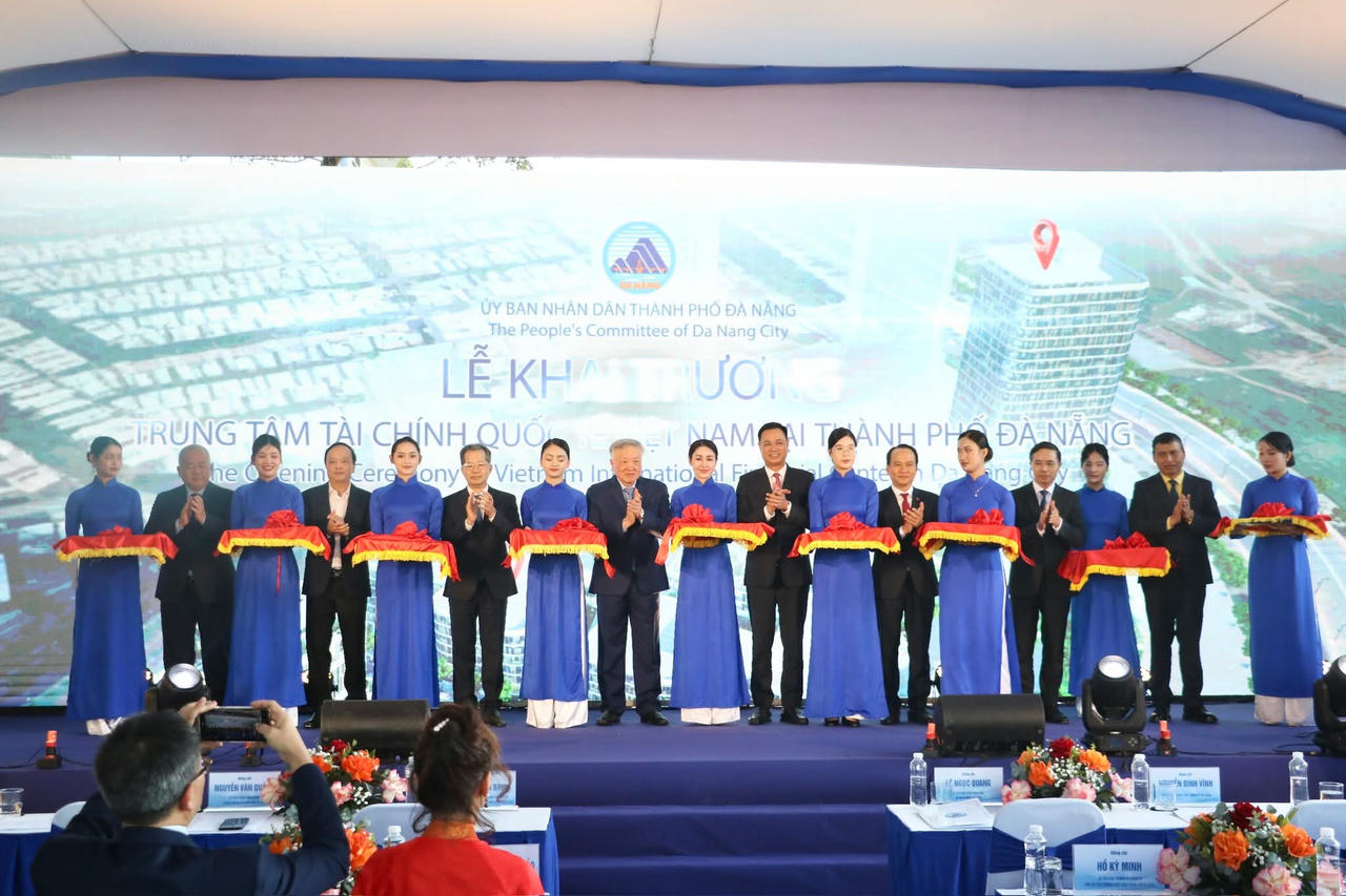 Lễ khai trương Trung tâm Tài chính quốc tế Việt Nam tại Đà Nẵng. 
