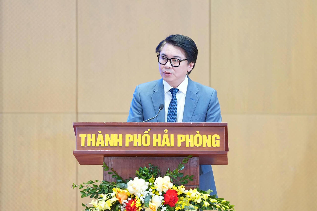Giám đốc Sở Khoa học và Công nghệ TP Hải Phòng Nguyễn Cao Thắng phát biểu tham luận tại Hội nghị.