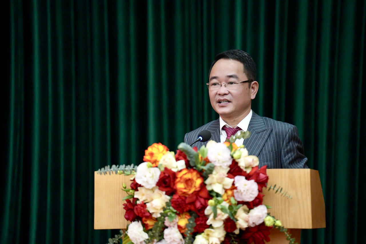  TS Vũ Hoài Nam, Bí thư Đảng ủy, Tổng Biên tập Báo PLVN phát biểu chỉ đạo đại hội.