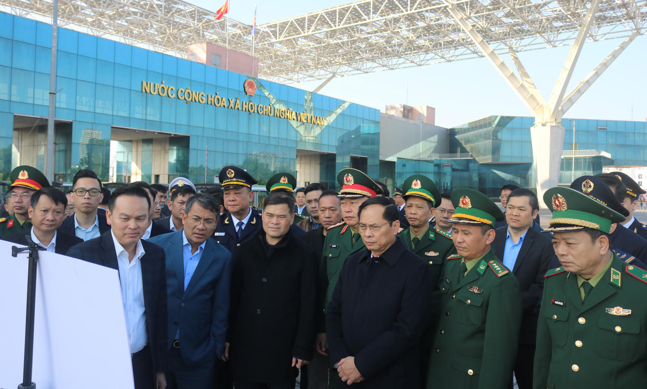 Phó Thủ tướng Bùi Thanh Sơn làm việc tại Quảng Ninh