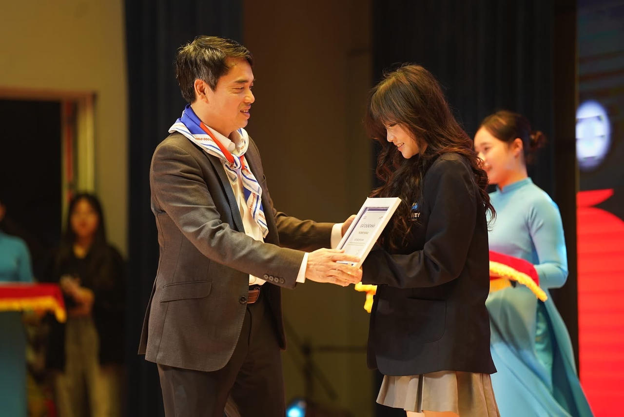 Từ “Không Một Mình” 2025 đến cam kết dài hạn vì không gian số an toàn