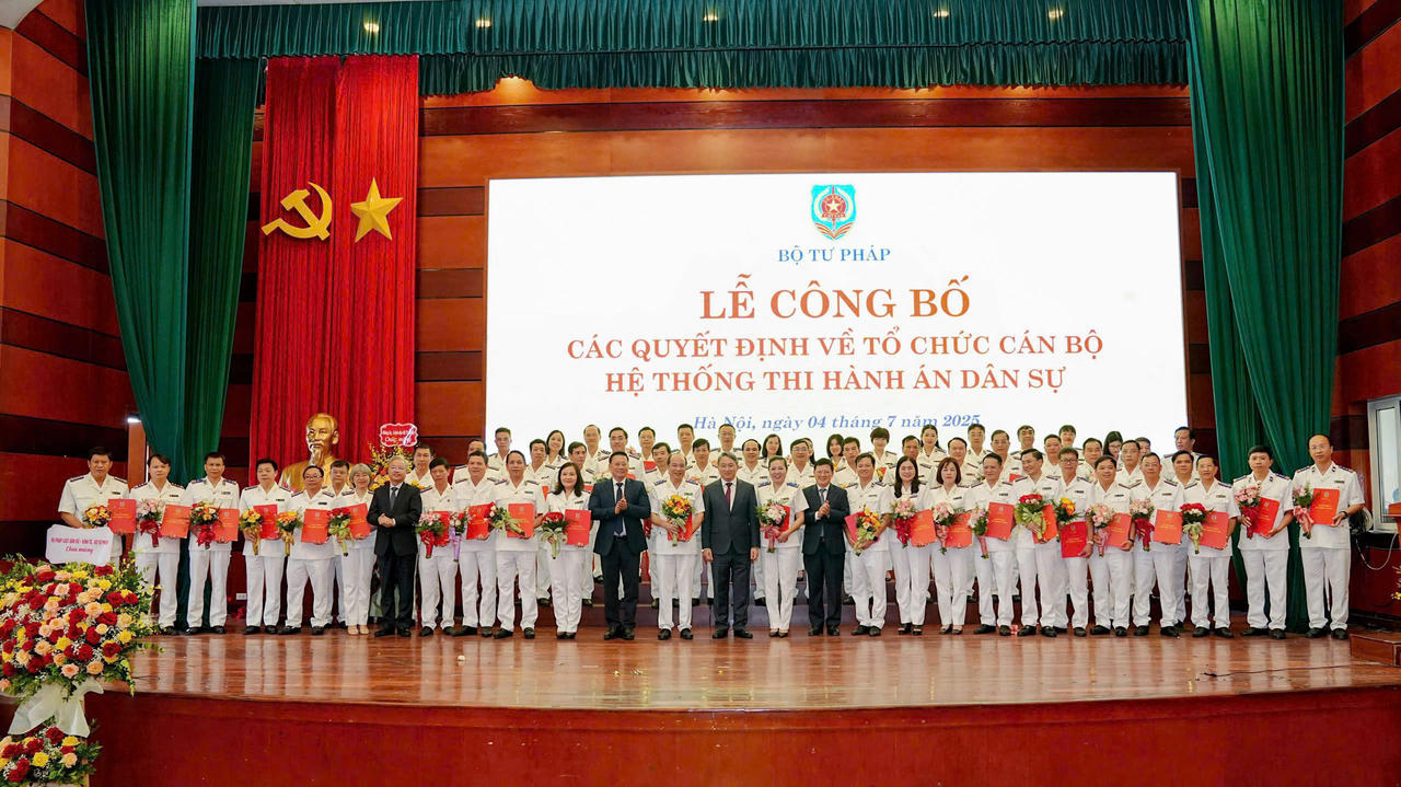 Bộ Tư pháp tổ chức Lễ công bố các quyết định về tổ chức cán bộ hệ thống Thi hành án dân sự và ra mắt mô hình tổ chức mới