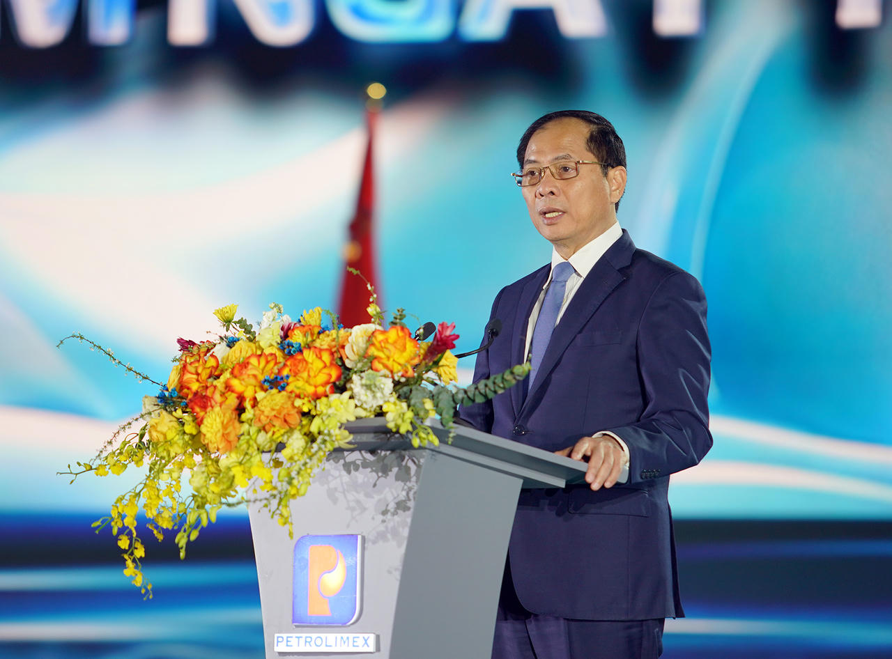 Petrolimex nhận Huân chương Lao động Hạng nhất nhân dịp kỷ niệm 70 năm ngày thành lập