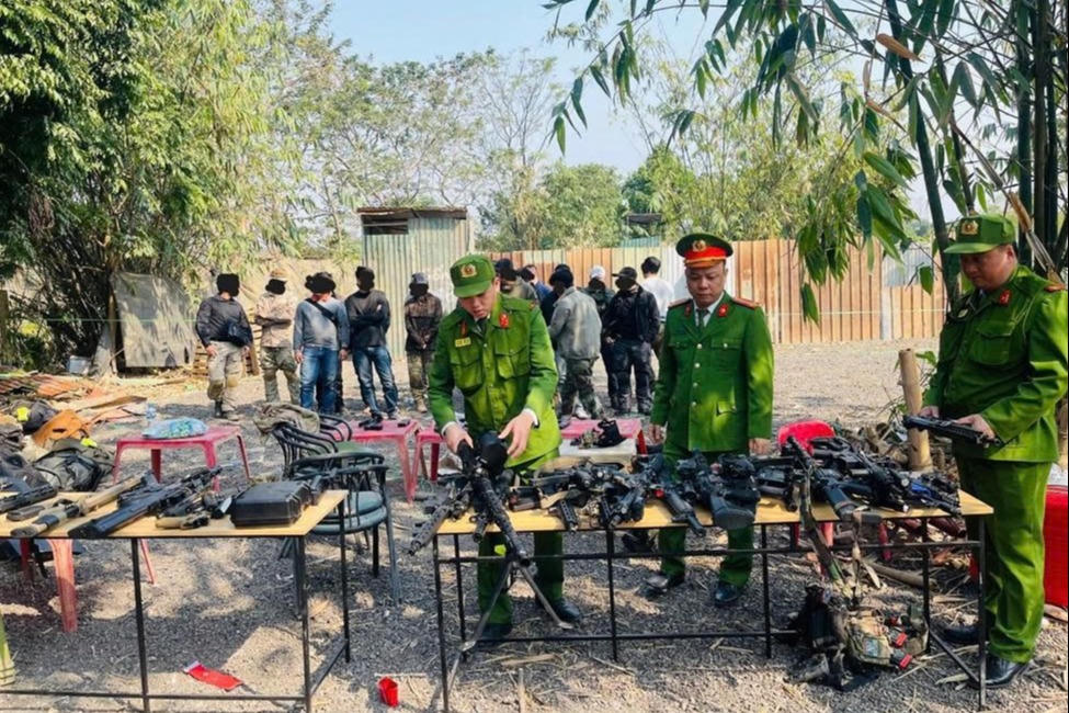 Xử lý nhóm thanh niên mang súng bắn đạn nhựa tổ chức ‘đánh trận giả’ tại Long Biên