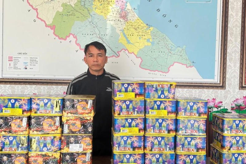 Bắt giữ đối tượng tàng trữ, buôn bán gần 70kg pháo hoa nổ trái phép