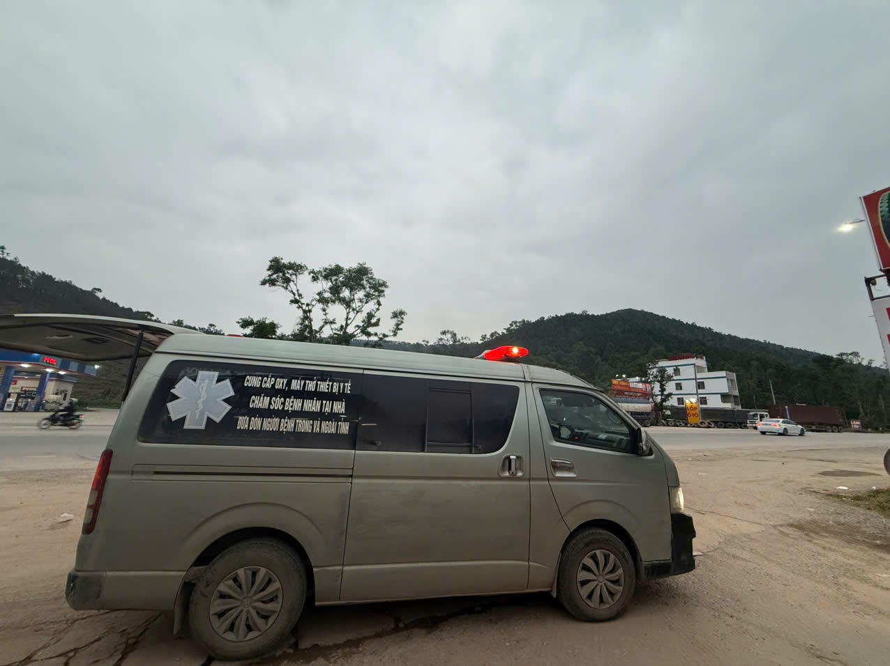 Nghệ An chấn chỉnh xe cứu thương: Cấm thông đồng, xử nghiêm xe giả danh