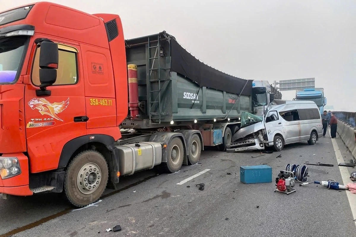 Tai nạn liên hoàn trên cao tốc Mai Sơn – Quốc lộ 45, 4 người tử vong