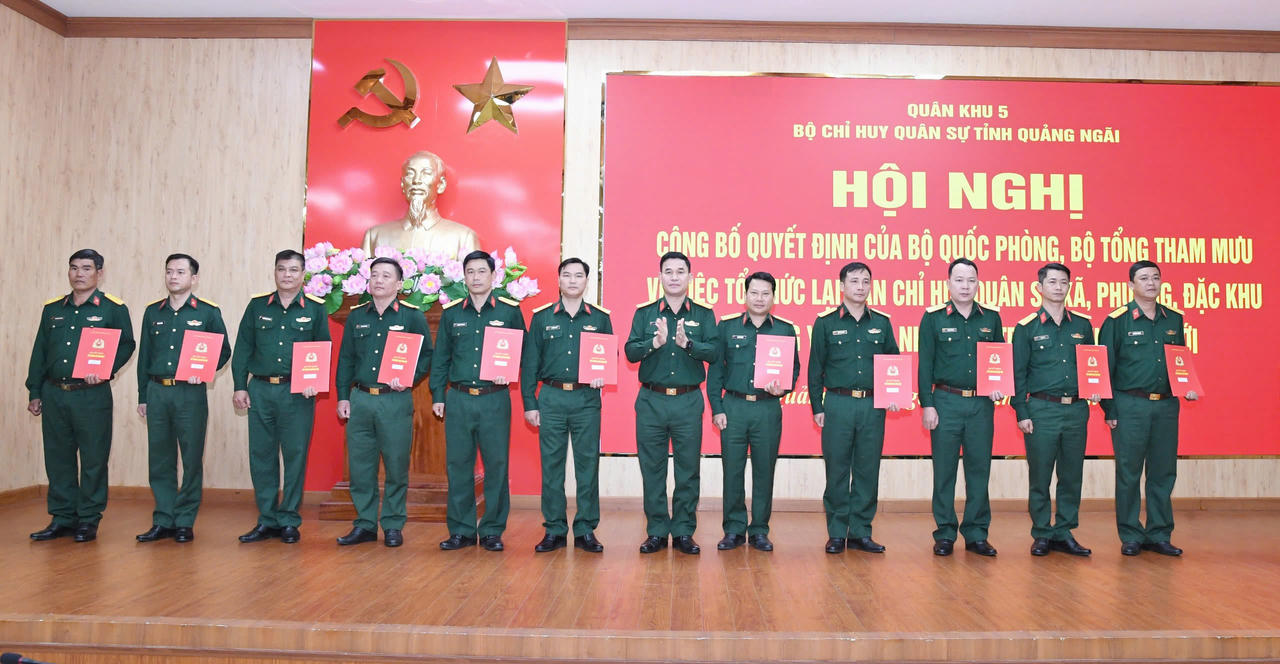 Quảng Ngãi bổ nhiệm 96 sĩ quan Quân đội giữ chức Chỉ huy trưởng Ban CHQS xã, phường, đặc khu