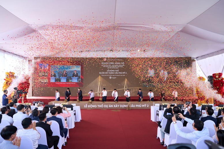 TP HCM đồng loạt khởi công, động thổ 4 dự án hạ tầng trọng điểm: Dấu mốc thể hiện quyết tâm tiến tới mục tiêu siêu đô thị