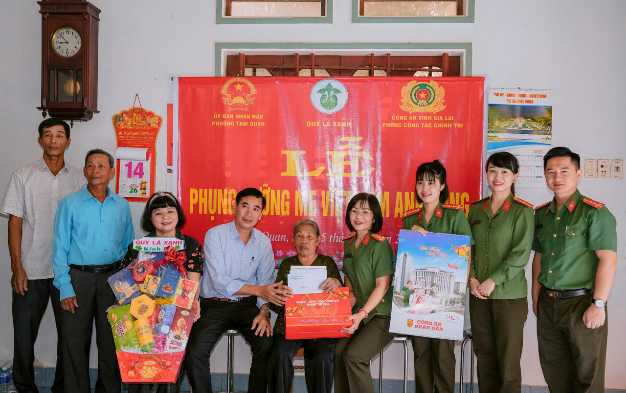Công an Gia Lai nhận phụng dưỡng 3 Mẹ Việt Nam Anh hùng