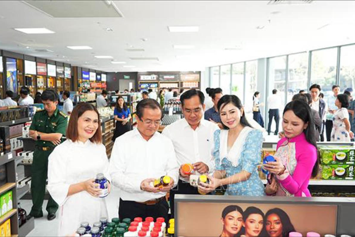 Khai trương cửa hàng miễn thuế tại Cửa khẩu quốc tế Mộc Bài - Tây Ninh