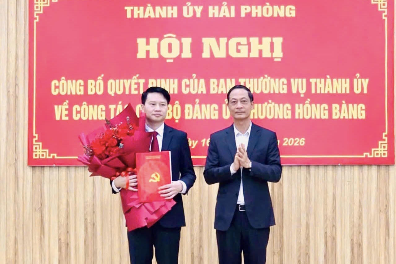 Hải Phòng: Công bố quyết định công tác cán bộ phường Hồng Bàng