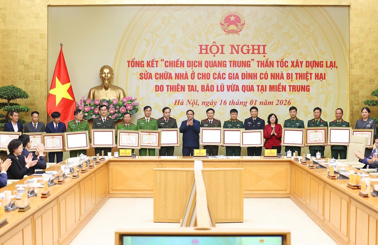 Hoàn thành bàn giao nhà cho các hộ trước thềm khai mạc Đại hội XIV của Đảng