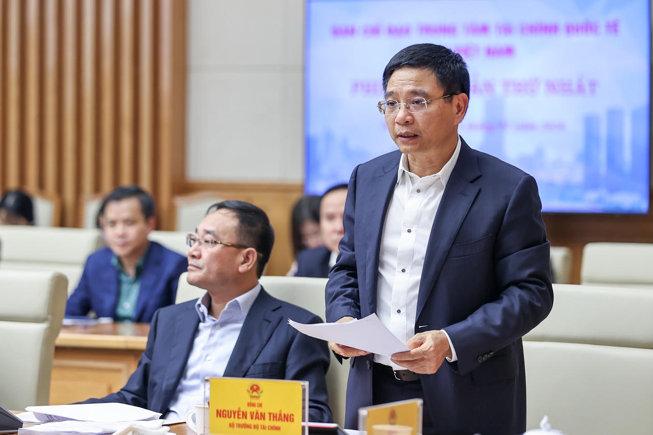 Thủ tướng: Ra mắt Trung tâm Tài chính Quốc tế tại Thành phố Hồ Chí Minh chậm nhất vào 9/2