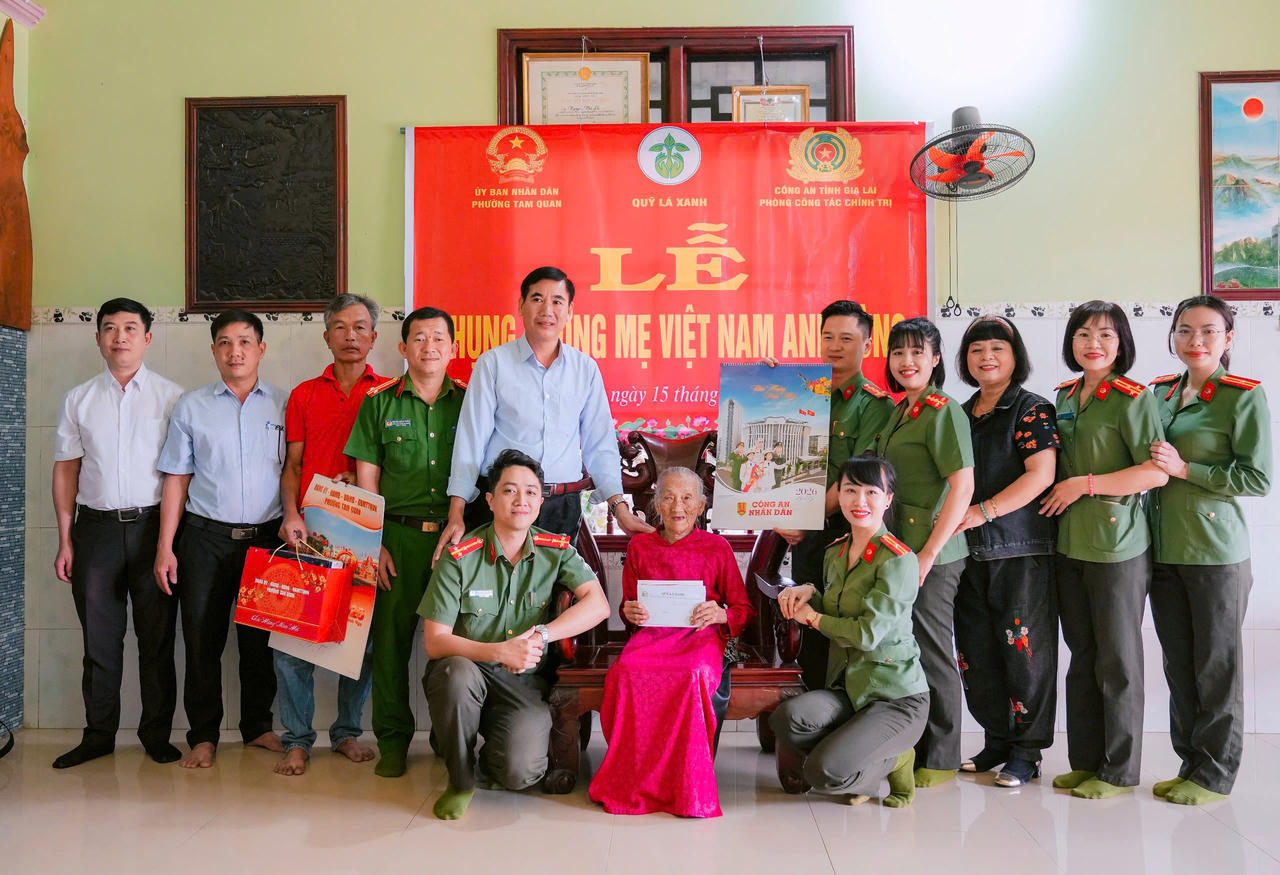 Công an Gia Lai nhận phụng dưỡng 3 Mẹ Việt Nam Anh hùng