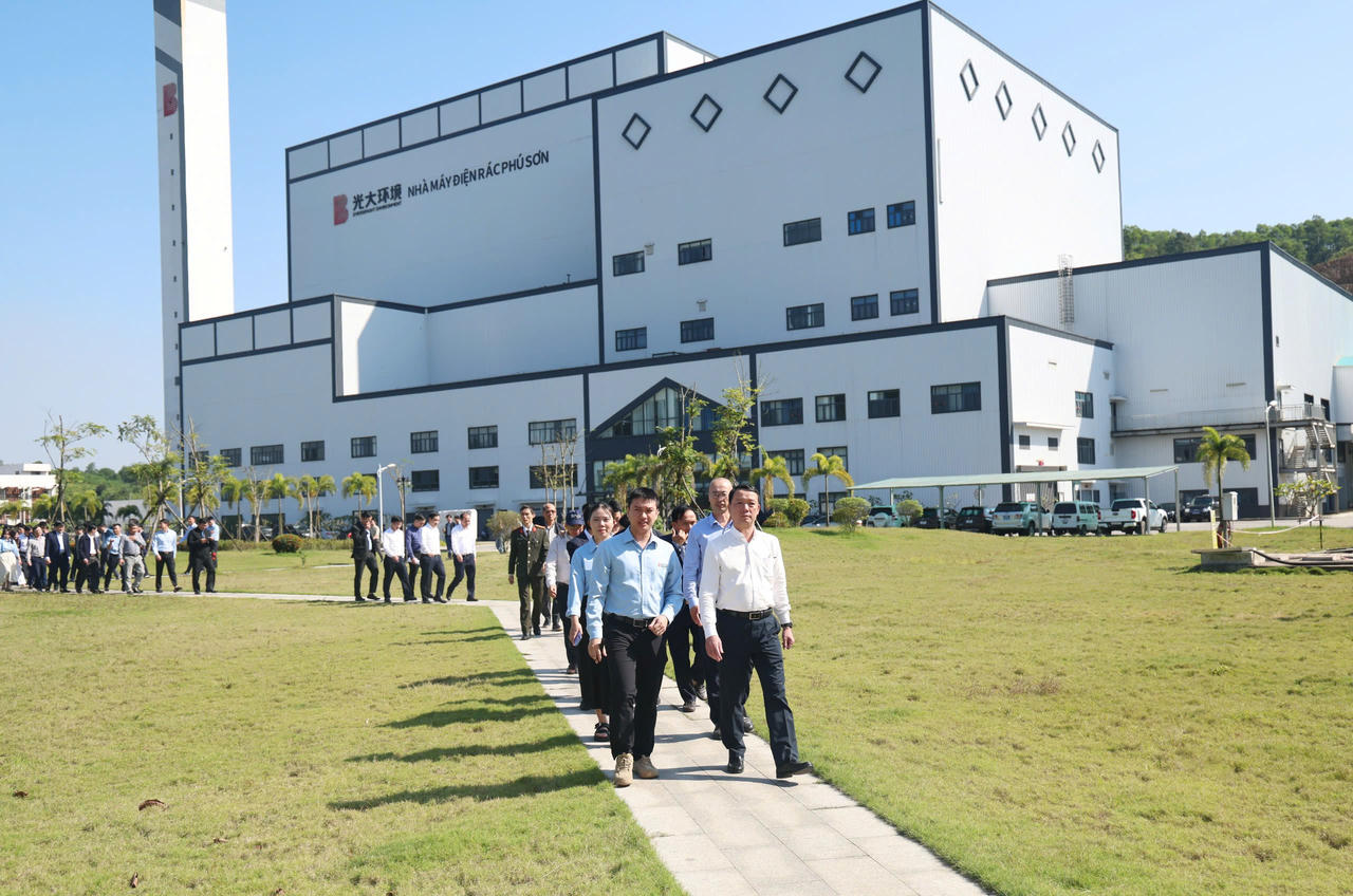 Hà Tĩnh tham quan, tìm lời giải bền vững cho bài toán xử lý rác thải