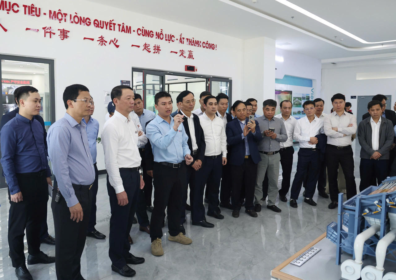 Hà Tĩnh tham quan, tìm lời giải bền vững cho bài toán xử lý rác thải