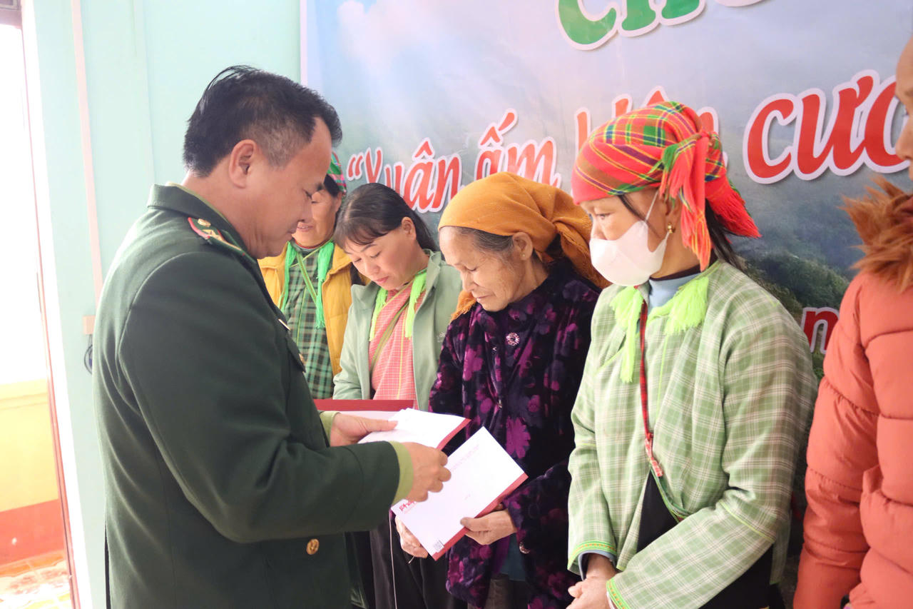 “Xuân ấm biên cương – Thắm tình quân dân”: Lan tỏa khát vọng cống hiến của tuổi trẻ Báo Pháp luật Việt Nam