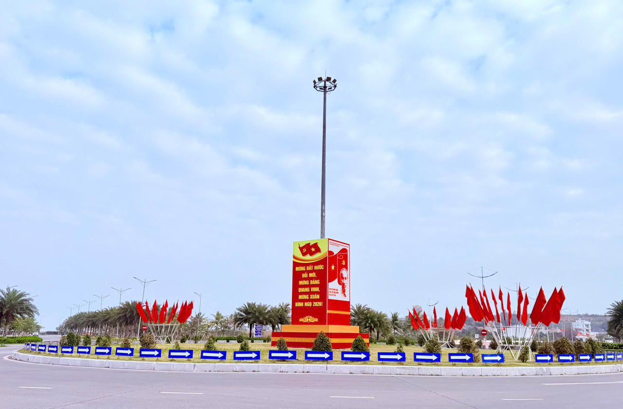 Quảng Ninh rực rỡ sắc cờ hướng về Đại hội lần thứ XIV của Đảng