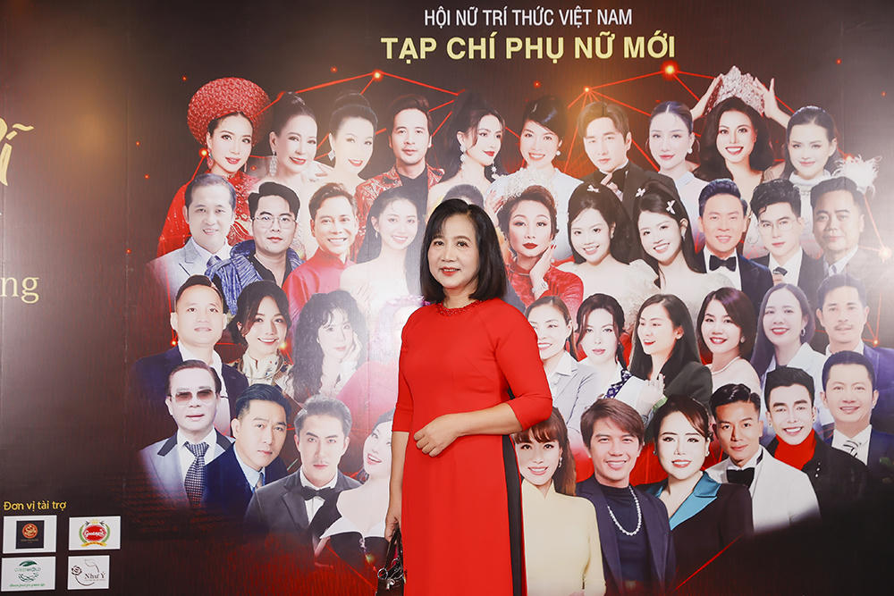 Phát biểu tại chương trình, nhà báo Chu Thị Thu Hằng, Tổng Biên tập Tạp chí Phụ nữ Mới, Trưởng Ban Tổ chức, Chủ tịch Hội đồng Thẩm định nhấn mạnh: “Chương trình ‘Vinh danh những Trái tim Nhân ái, Vì cộng đồng năm 2025’ không phải là điểm kết thúc của một hành trình, mà là một dấu mốc để chúng ta cùng nhìn lại, cùng tự hào và cùng tiếp tục bước đi.”