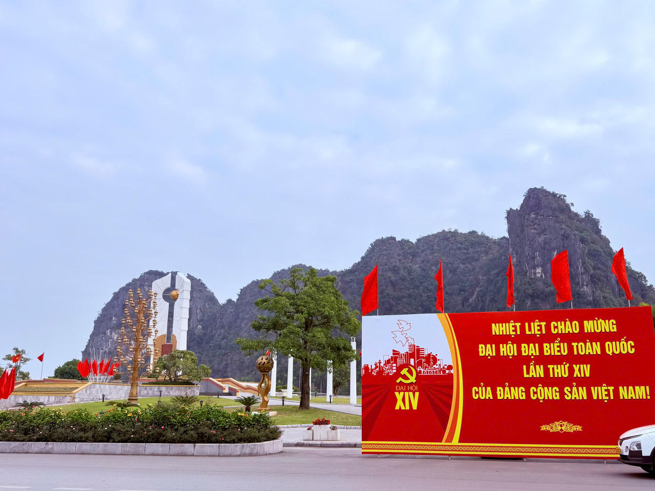 Quảng Ninh rực rỡ sắc cờ hướng về Đại hội lần thứ XIV của Đảng