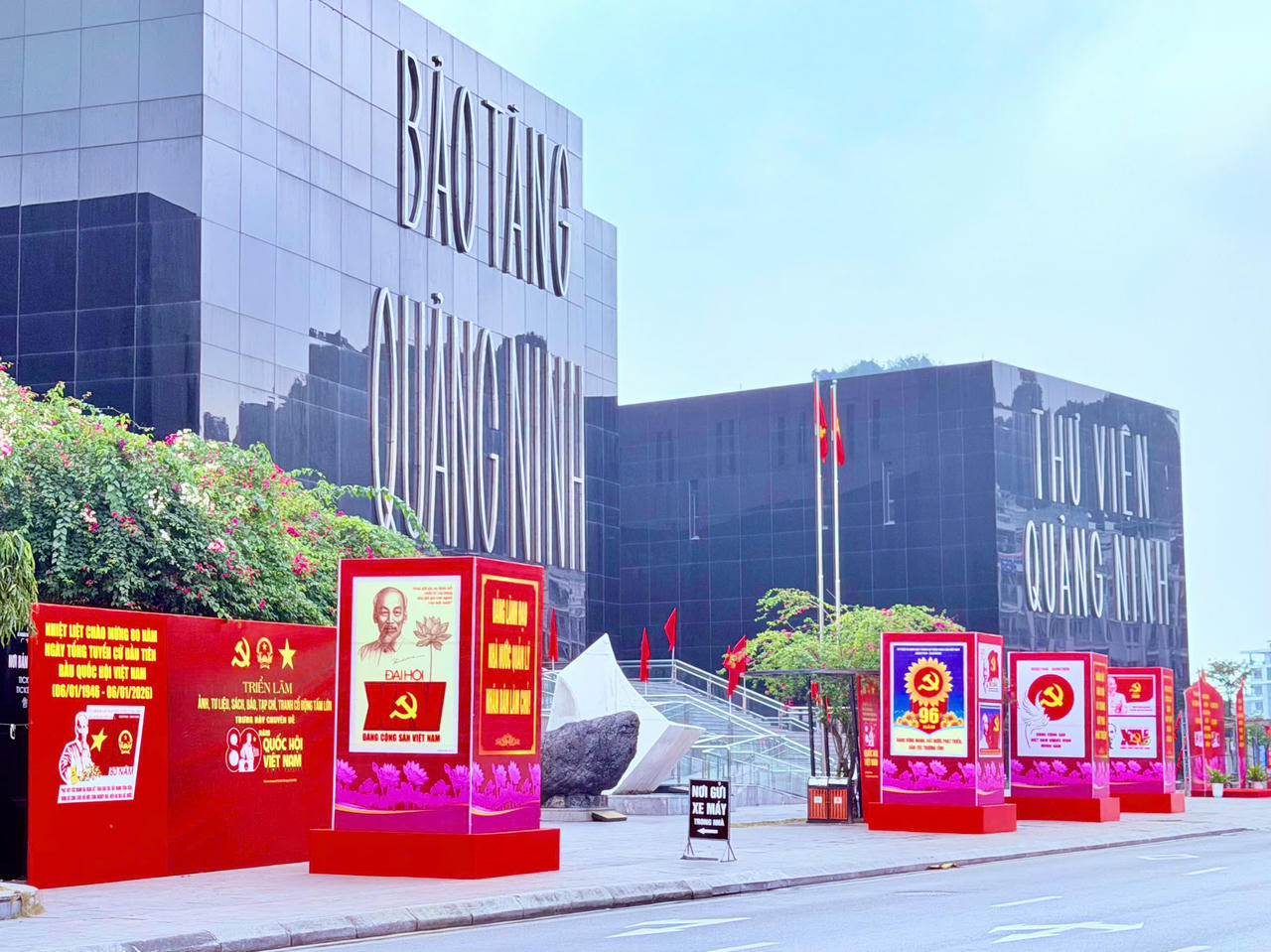 Quảng Ninh rực rỡ sắc cờ hướng về Đại hội lần thứ XIV của Đảng