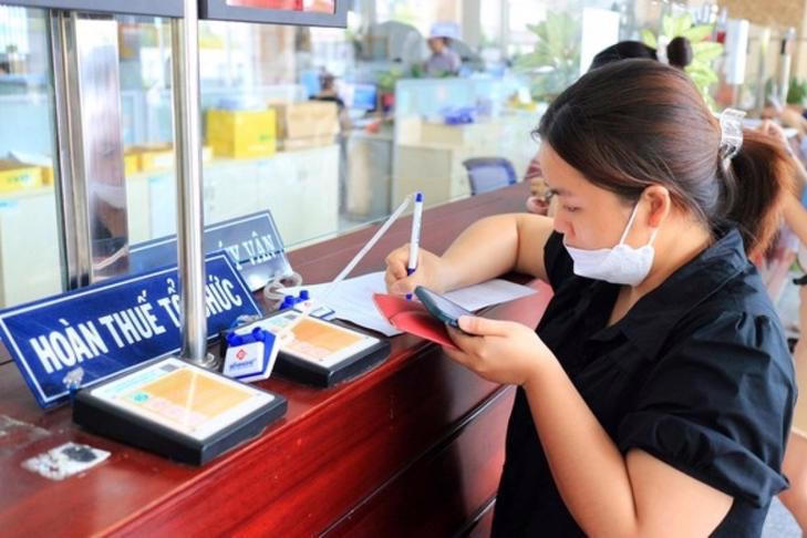 Không xử phạt chậm nộp hồ sơ khai thuế khi phải nộp lại do đổi kỳ tính thuế từ 14/2