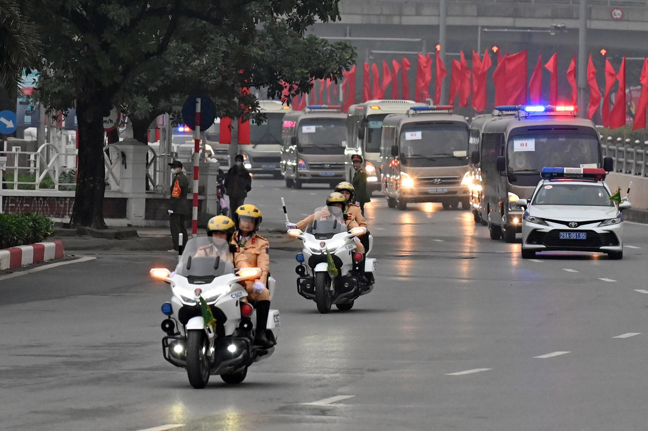 Hà Nội tiếp tục phân luồng giao thông phục vụ Đại hội XIV của Đảng từ 9h tối nay 