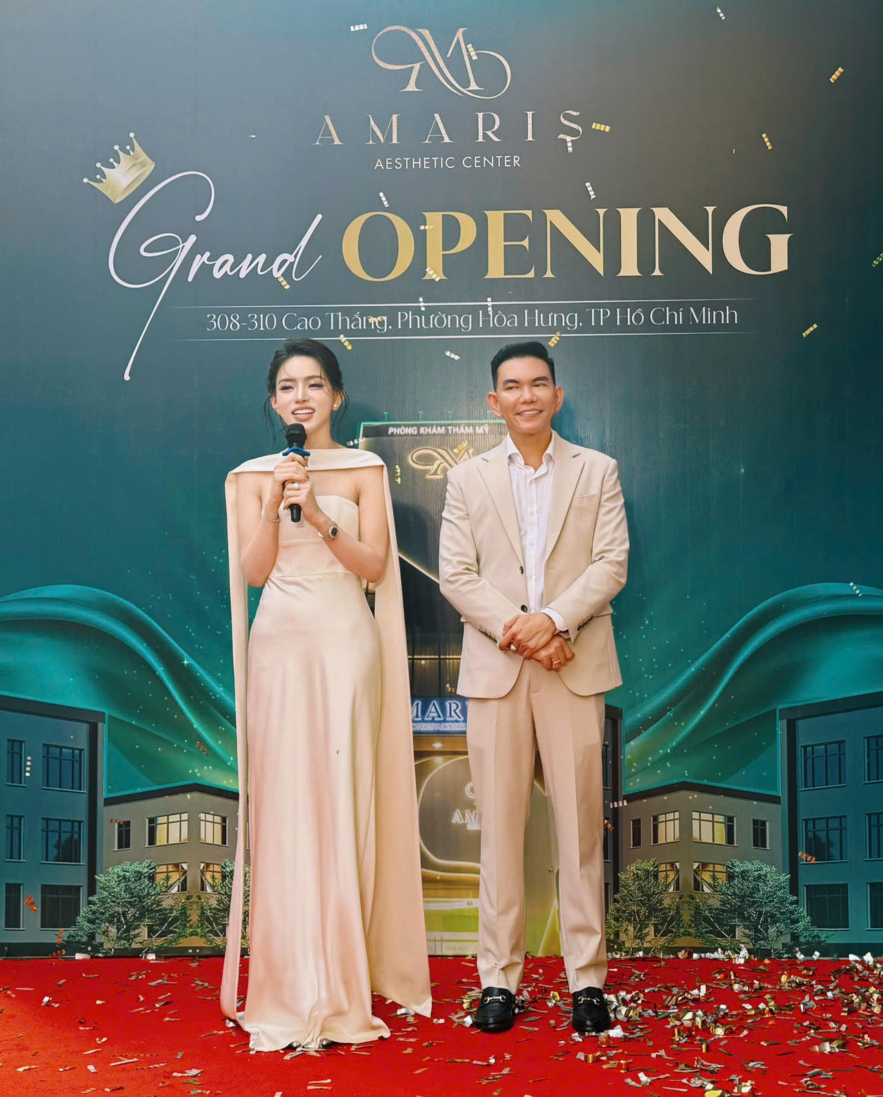 Đại diện Phòng Khám Amaris phát biểu tại lễ khai trương