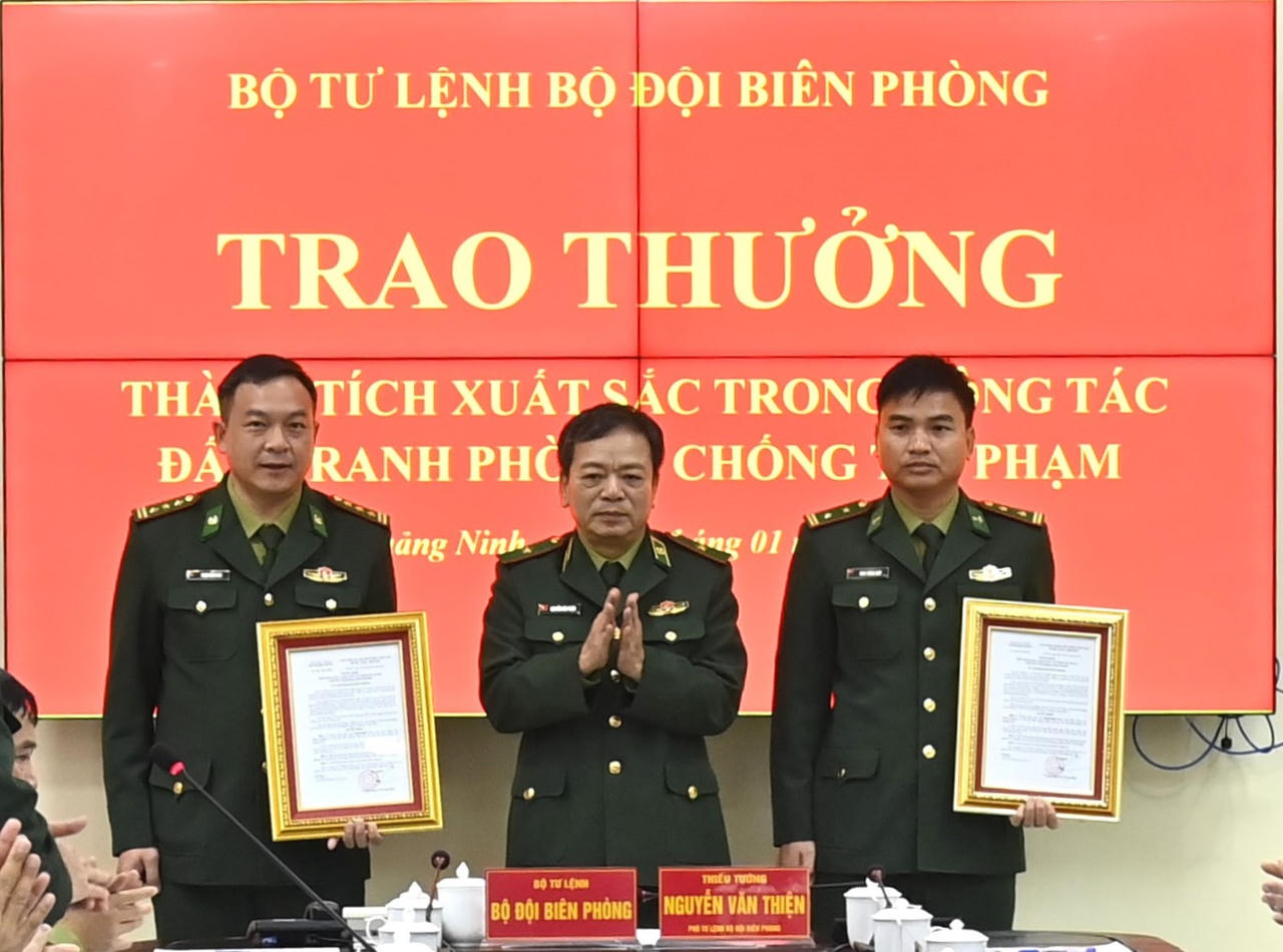 Trao thưởng Bộ đội Biên phòng tỉnh Quảng Ninh trong Chuyên án QN126