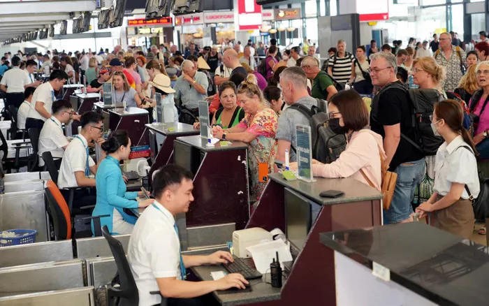 Vé máy bay Tết “cháy hàng” một chiều, hãng bay chật vật điều phối máy bay rỗng