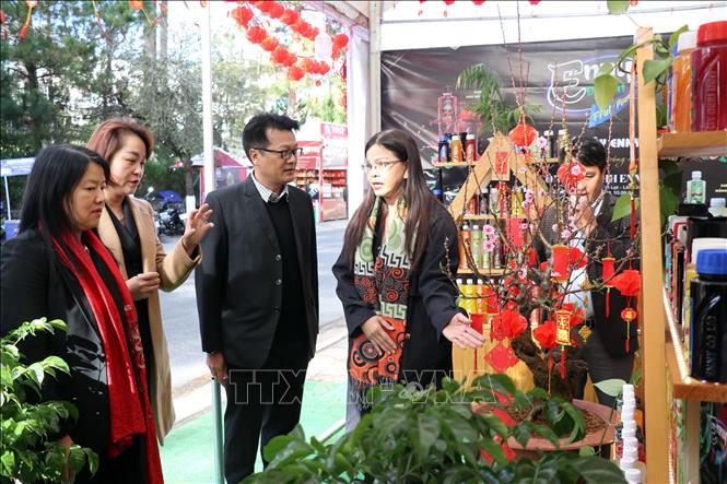 UBND TP HCM: Yêu cầu báo cáo hàng ngày công tác bình ổn giá thị trường trong dịp Tết
