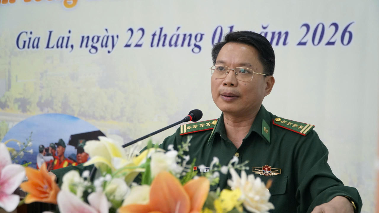 Đại tá Đoàn Ngọc Báu, Bí thư Đảng ủy, Chính ủy Bộ đội Biên phòng tỉnh Gia Lai phát biểu tại Chương trình.