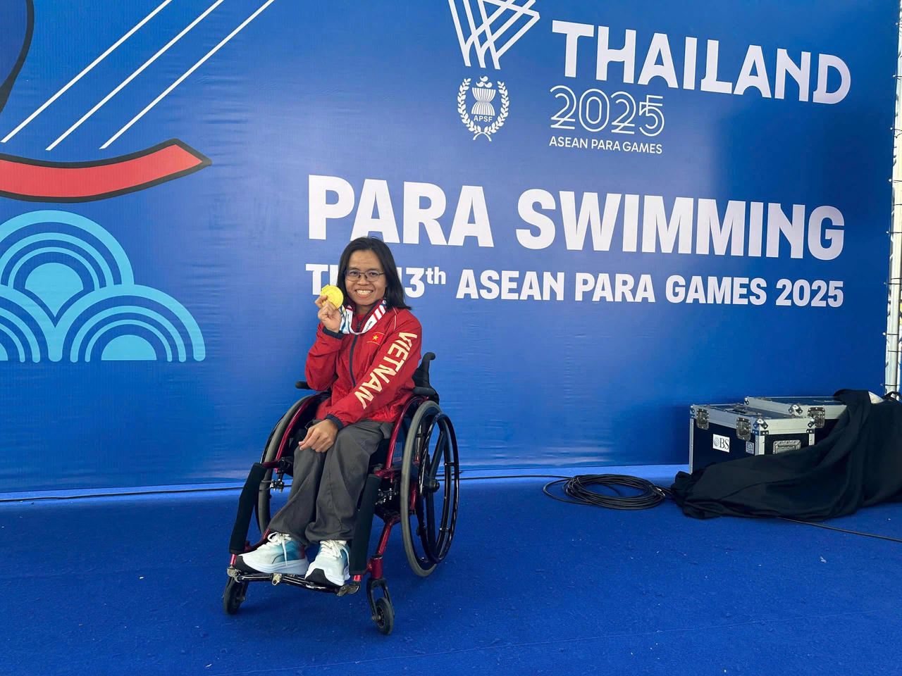 ‘Kình ngư’ Vi Thị Hằng và những tấm huy chương Vàng của nghị lực