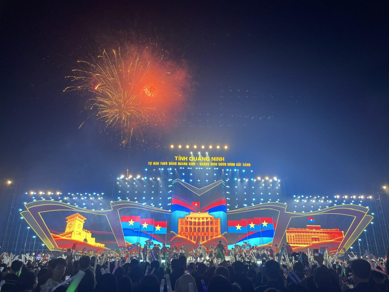 Tự hào theo Đảng quang vinh - Quảng Ninh vươn mình cất cánh