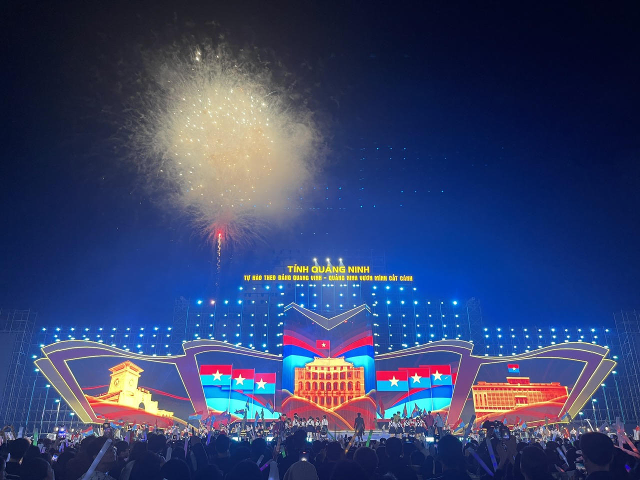 Tự hào theo Đảng quang vinh - Quảng Ninh vươn mình cất cánh