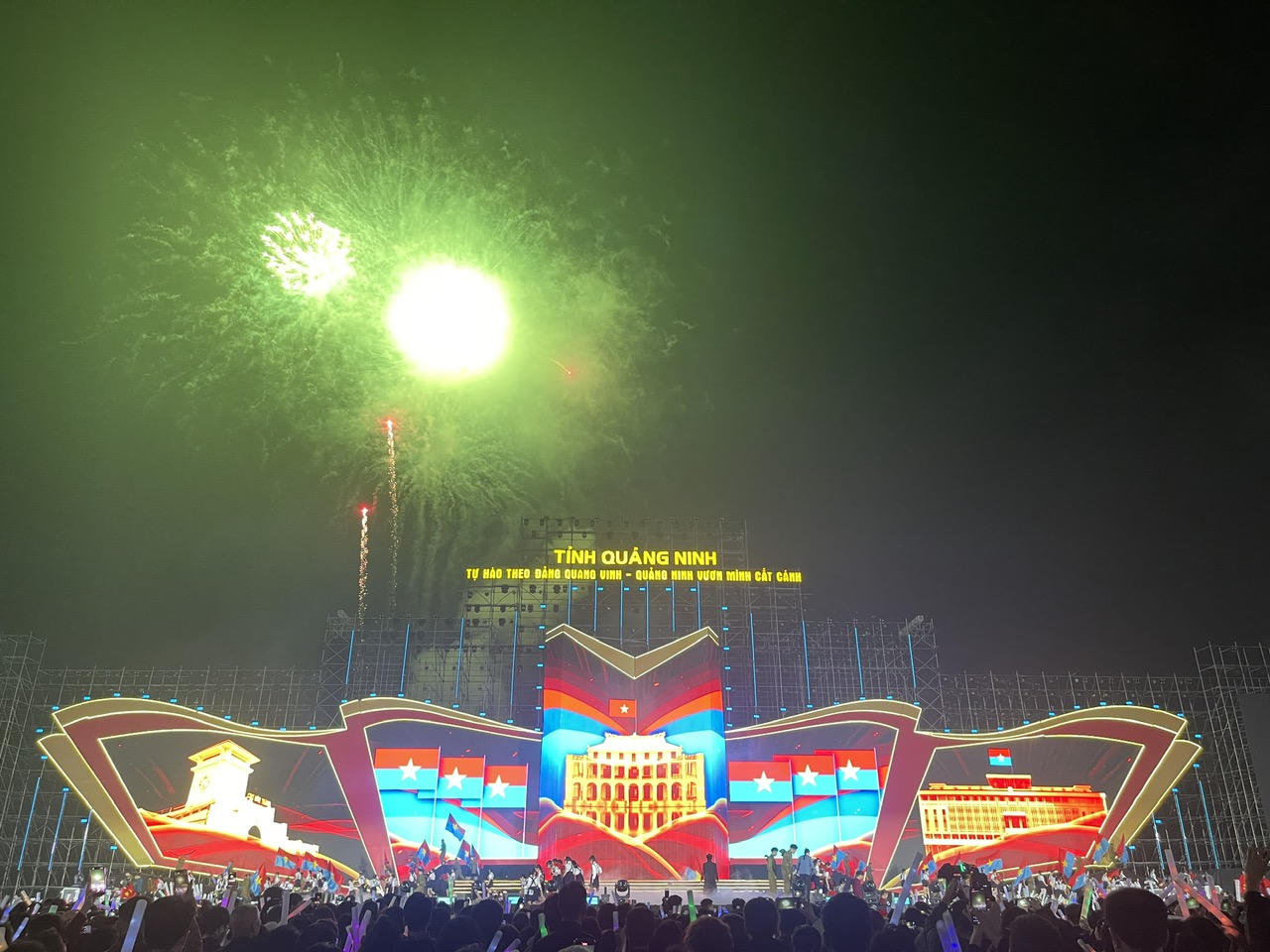 Tự hào theo Đảng quang vinh - Quảng Ninh vươn mình cất cánh