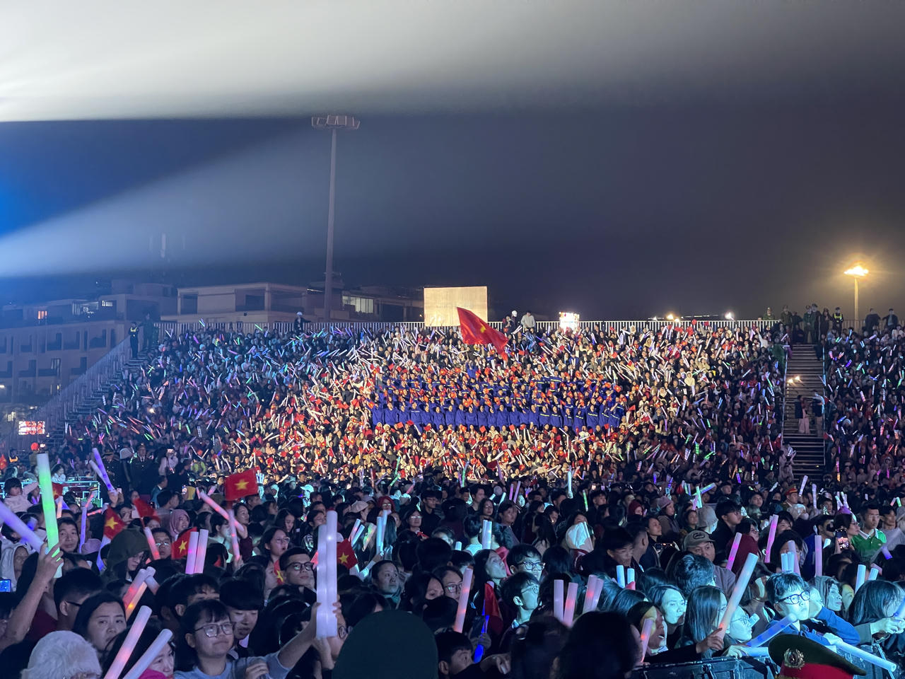 Tự hào theo Đảng quang vinh - Quảng Ninh vươn mình cất cánh