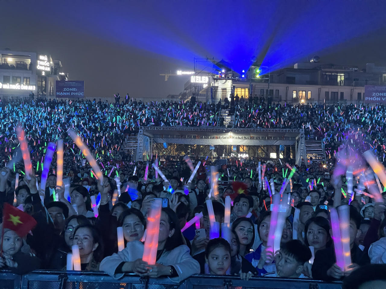 Tự hào theo Đảng quang vinh - Quảng Ninh vươn mình cất cánh