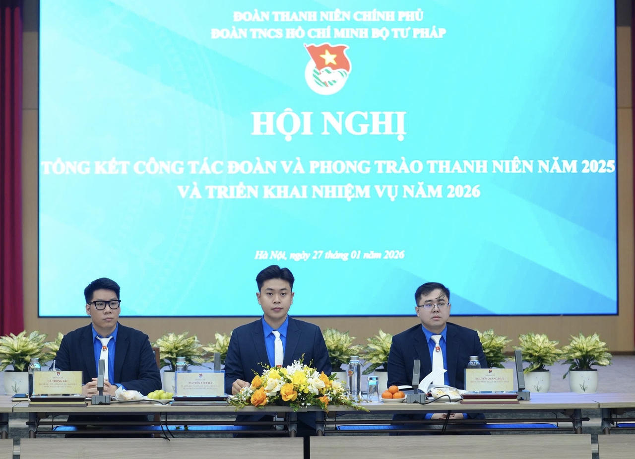 Ủy viên Ban Chấp hành Đoàn Thanh niên Chính phủ, Bí thư Đoàn Bộ Nguyễn Việt Hà; Phó Bí thư Đoàn Bộ Nguyễn Quang Huy; Phó Bí thư, Chủ nhiệm Ủy ban Kiểm tra Đoàn Bộ Hà Trọng Bắc chủ trì Hội nghị