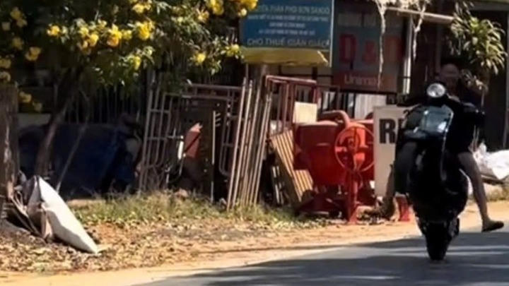 Lập biên bản xử phạt nam sinh lớp 9 bốc đầu xe quay video đăng lên TikTok