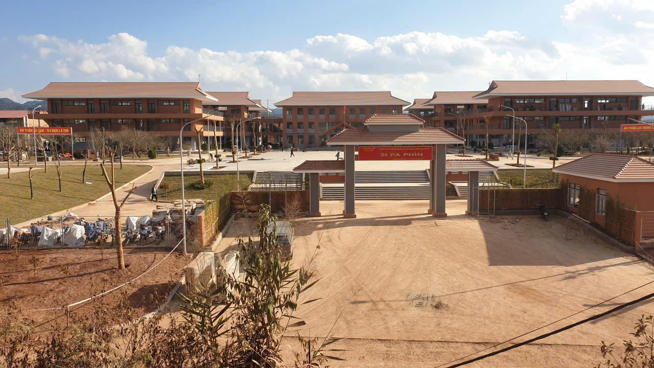 Sắc xuân trên công trường - Nơi ươm mầm con chữ 