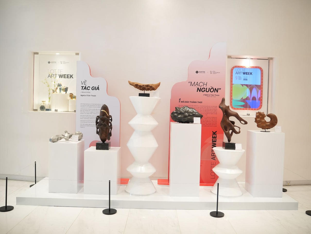 A display of art exhibitAI-generated content may be incorrect.