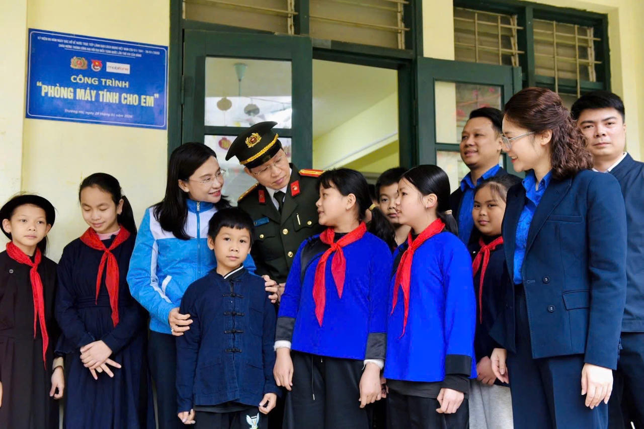 Chương trình “Theo dấu chân Người” tại Cao Bằng: Lan tỏa giá trị nhân văn, tiếp nối con đường cách mạng