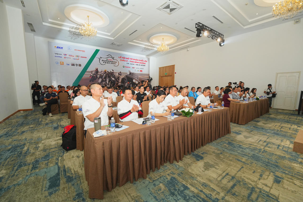 Quang cảnh buổi họp báo.