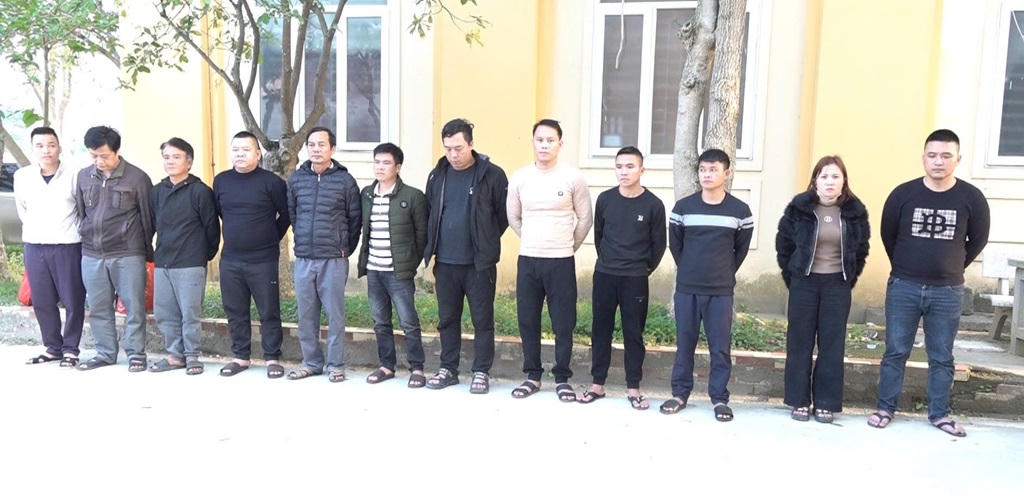 Xây 'bong ke' lắp 4 cửa thép, gắn 7 camera an ninh để tổ chức đánh bạc