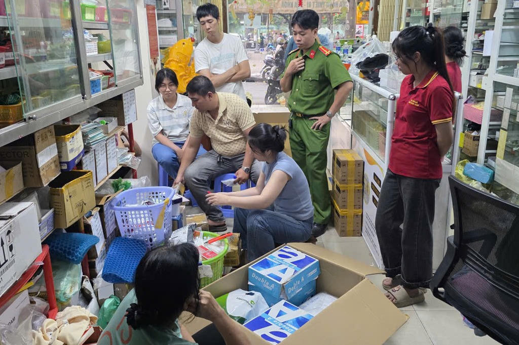Triệt phá đường dây sản xuất, mua bán trái phép 'thạch tín' dùng trong nha khoa