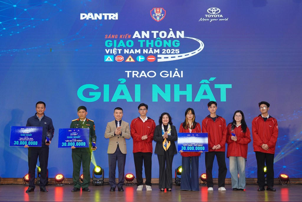 Trao 3 giải nhất cuộc thi Sáng kiến An toàn giao thông Việt Nam 2025