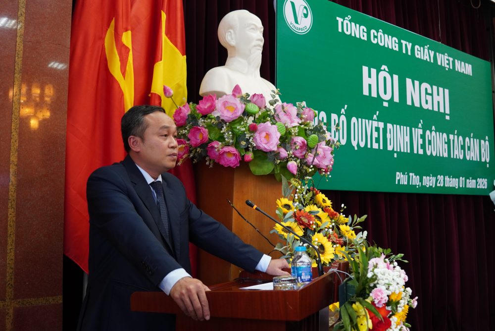 Ông Tạ Đức Long - TGĐ Tổng công ty Giấy Việt Nam phát biểu tại Hội nghị